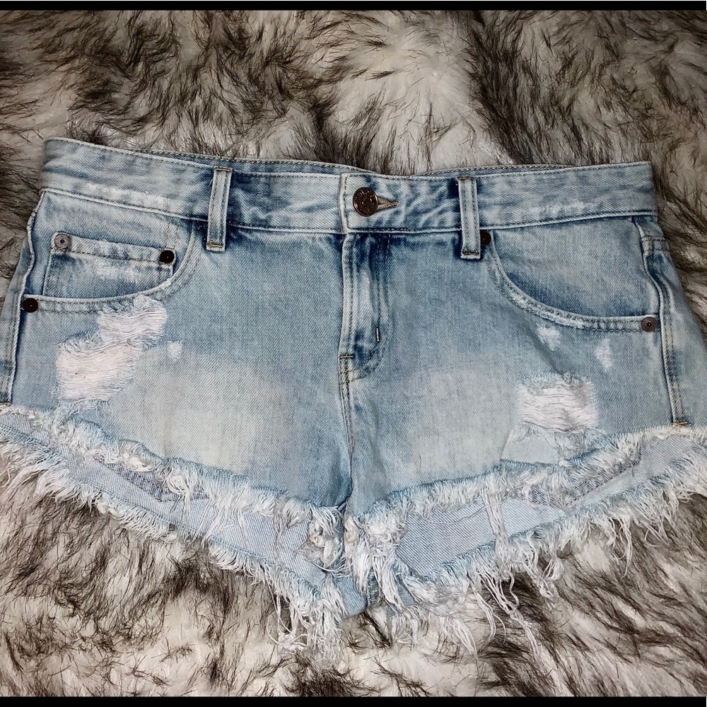 ***SOLD*** BDG light wash denim shorts